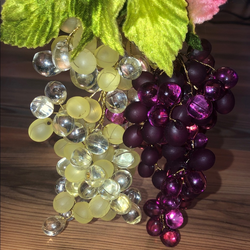 Sale 💚 Vintage MCM Decorative Glass / Lucite Grape Clusters